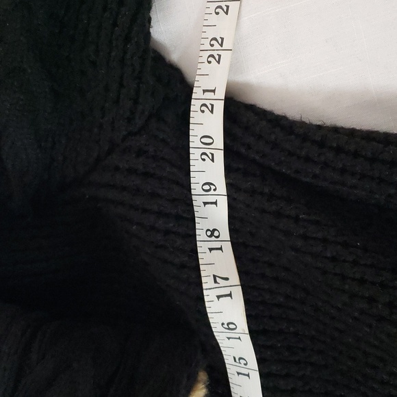 Vercini. Absolutely Beauty Black Cable Knit & Faux Fur Collared Cardigan. 2XL - Picture 13 of 16